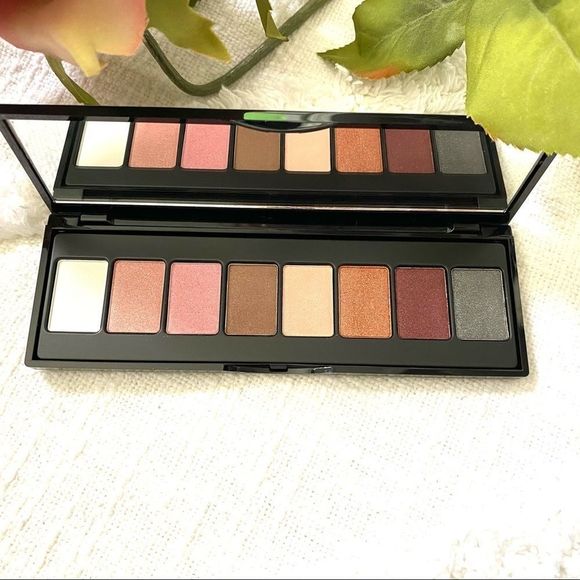 Elizabeth Arden Eyeshadow Palette NEW - Picture 7 of 7